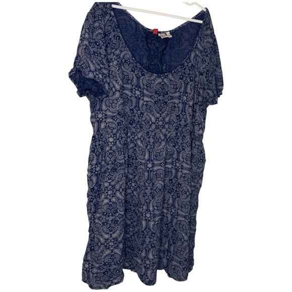 Divided Navy and White Patterned Blouse - Picture 1 of 6